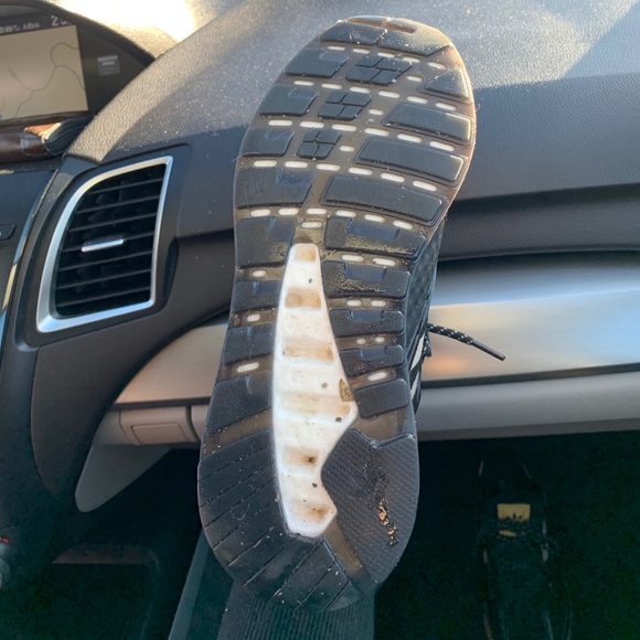 Adidas - Picture 3 of 6